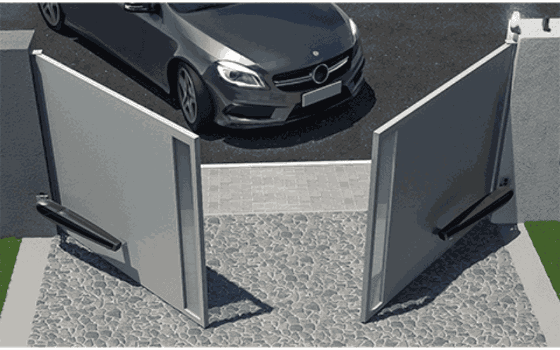 Automatic swing gate motor with articulated arm on a double leaf gate in Oman